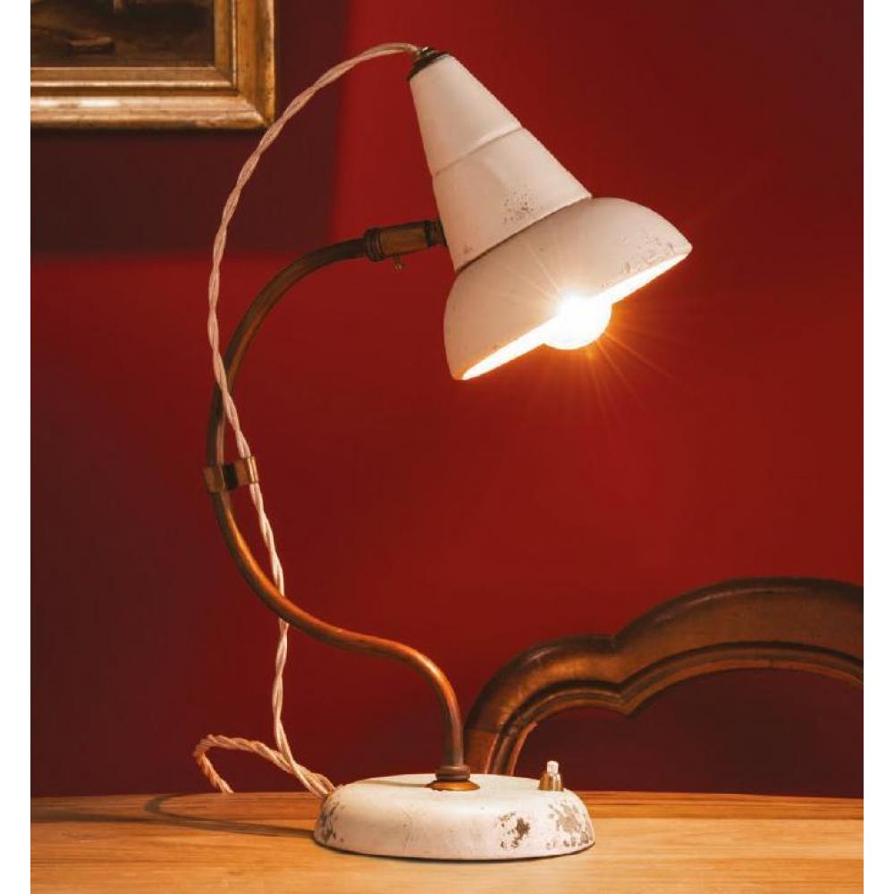 asztali lampa rusztikus klasszikus stilus dolgozoszoba iroda ugyvedi iroda gyerekszoba lampa feher keramia lampabura lameridiana lakberendezes.jpg